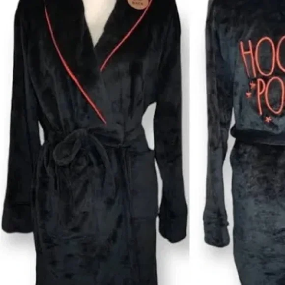 Rae Dunn Halloween “Hocus Pocus” plush robe with matching slipper “Boo” socks. - Picture 3 of 10
